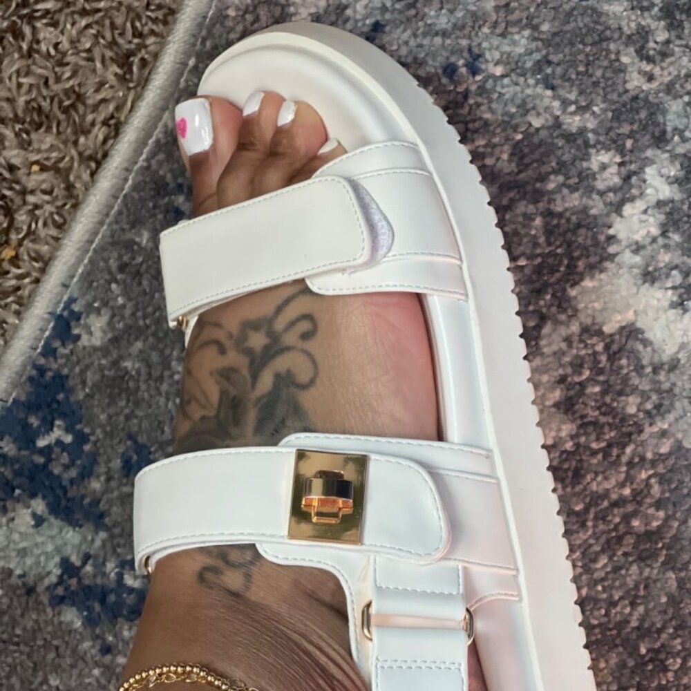 Comfortable Thick Sole Flat Sandals - image 5